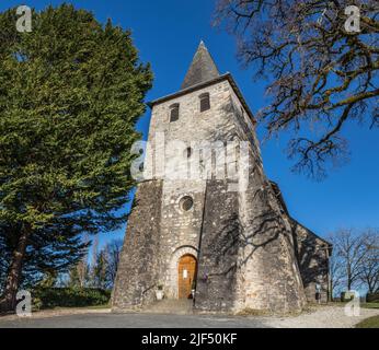 Vue panoramique du clocher fortifié de l'église Saint-Pierre Banque D'Images
