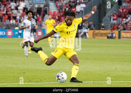 Toronto, Ontario, Canada. 29th juin 2022. Steven Moreira (31) en action pendant le match MLS entre le FC de Toronto et le SC de Columbus. Le match s'est terminé en 2-1 pour Columbus SC. (Image de crédit : © Angel Marchini/ZUMA Press Wire) Banque D'Images