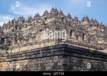 Borobudur est le plus grand temple bouddhiste du monde, reconnu comme patrimoine culturel mondial par l'UNESCO Banque D'Images