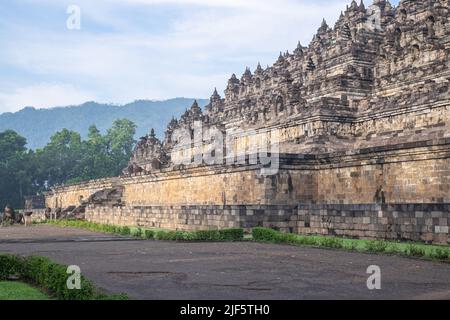 Borobudur est le plus grand temple bouddhiste du monde, reconnu comme patrimoine culturel mondial par l'UNESCO Banque D'Images