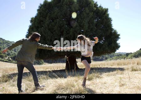 NATALIA DYER et PETER VACK dans Je CROIS EN LICORNS (2014), dirigé par LEAH MEYERHOFF. Crédit : DTC Grip & Electric / Album Banque D'Images