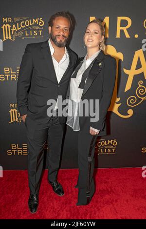NEW YORK, NEW YORK - JUIN 29 : (G-D) Franklin Leonard et Emma Holly Jones assistent à 'Mr. Première de la liste de Malcolm à New York au DGA Theatre on 29 juin 2022 à New York. Banque D'Images