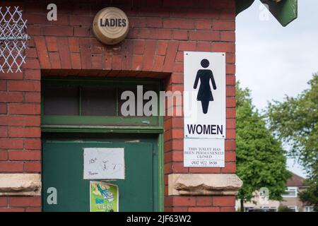 Toilettes publiques fermées à Avonmouth Bristol Banque D'Images