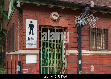 Toilettes publiques fermées à Avonmouth Bristol Banque D'Images