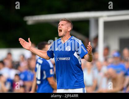 Marl, Allemagne. 29 juin 2022, Simon TERODDE (GE) Gesture, Gesture, émotive football test match VfB Huels - FC Schalke 04 (GE), on 29 juin 2022 à Marl/ Allemagne. #DFL les règlements interdisent toute utilisation de photographies comme séquences d'images et/ou quasi-vidéo # Â Banque D'Images