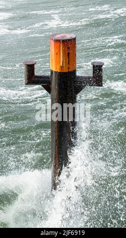 gros plan d'un bollard marin résistant à la haute mer Banque D'Images