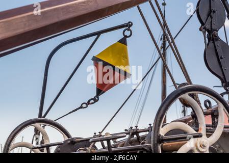 Enkhuizen, pays-Bas. Juin 2022. Gréement de navires historiques à Enkhuizen. Photo de haute qualité. Mise au point sélective. Banque D'Images