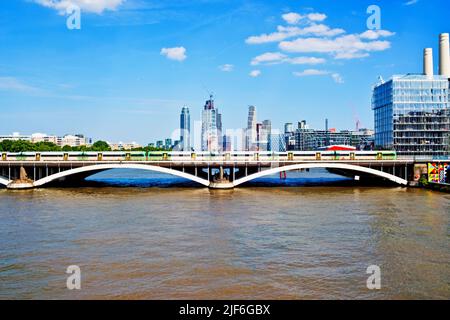 Grosvenor Railway Bridge, 1st traversée de chemin de fer à Londres au-dessus de la Tamise, Londres, Angleterre Banque D'Images