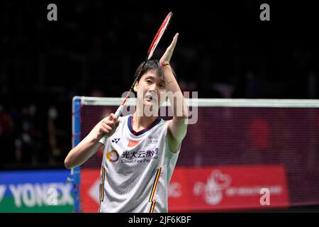 Kuala Lumpur, Malaisie. 30th juin 2022. Chen Yufei, de Chine, célèbre lors du match de 16 des femmes célibataires contre Busanan Ongbamrungphan en Thaïlande à l'Open 2022 de Malaisie à Kuala Lumpur, Malaisie, 30 juin 2022. Credit: Chong Voon Chung/Xinhua/Alay Live News Banque D'Images