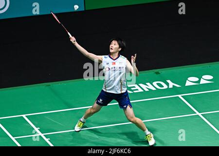 Kuala Lumpur, Malaisie. 30th juin 2022. Chen Yufei, de Chine, revient lors du match de 16 des femmes célibataires contre Busanan Ongbamrungphan en Thaïlande à l'Open 2022 de Malaisie à Kuala Lumpur, Malaisie, 30 juin 2022. Credit: Zhu Wei/Xinhua/Alay Live News Banque D'Images