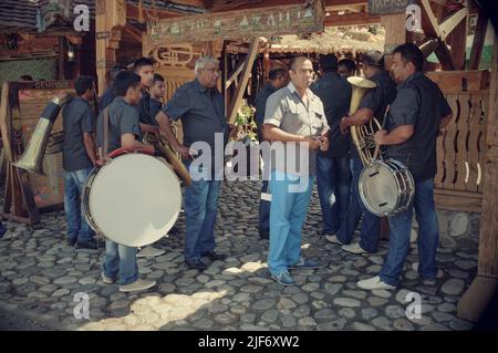 Groupe de cuivres au Guca Trumpet Festival dans le centre de la Serbie Banque D'Images