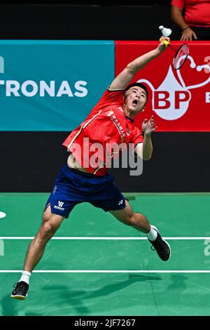 Kuala Lumpur, Malaisie. 30th juin 2022. Le lu Guangzu de Chine est en compétition lors de la manche masculin de 16 contre le Wang Tzu Wei de Taipei chinois à l'Open 2022 de Malaisie à Kuala Lumpur, Malaisie, 30 juin 2022. Credit: Zhu Wei/Xinhua/Alay Live News Banque D'Images