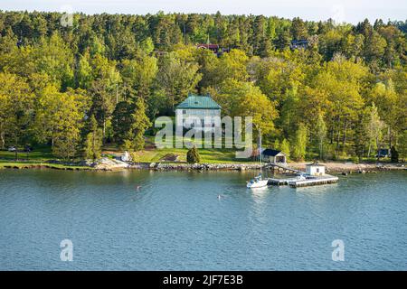 Tôt le matin, sur l'une des nombreuses îles de l'archipel de Stockholm - celle-ci près de Skeppdal, en Suède Banque D'Images