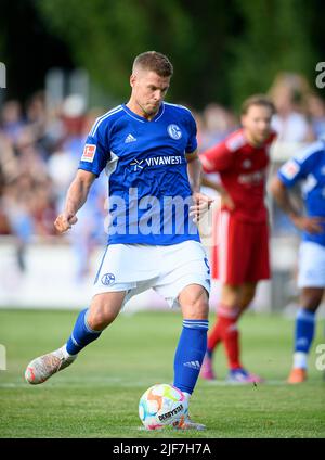 Simon TERODDE (GE) action, match d'essai de football VfB Huels - FC Schalke 04 (GE) 0:14, on 29 juin 2022 à Marl/ Allemagne. #DFL les règlements interdisent toute utilisation de photographies comme séquences d'images et/ou quasi-vidéo # Â Banque D'Images