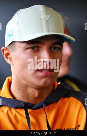 Silverstone, Royaume-Uni. 30th juin 2022. Lando Norris (GBR) McLaren. 30.06.2022. Championnat du monde de Formule 1, Rd 10, Grand Prix de Grande-Bretagne, Silverstone, Angleterre, Journée de préparation. Le crédit photo devrait se lire: XPB/Alamy Live News. Banque D'Images