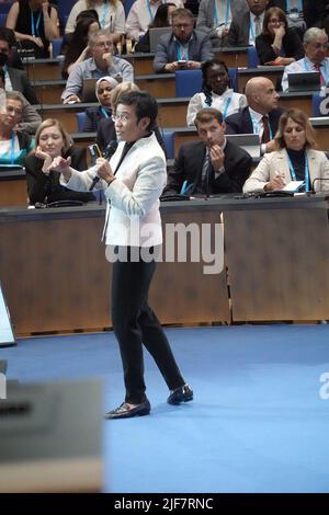 Maria Angelita Ressa co-fondatrice et PDG de Rappler et de son premier philippin à recevoir le prix Nobel de la paix, s'exprimant à Bonn, en Allemagne Banque D'Images
