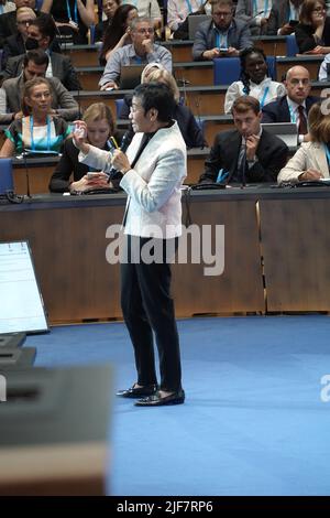 Maria Angelita Ressa co-fondatrice et PDG de Rappler et de son premier philippin à recevoir le prix Nobel de la paix, s'exprimant à Bonn, en Allemagne Banque D'Images