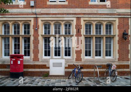 Maidenhead, Berkshire, Royaume-Uni. 30th juin 2022. L'ancien bureau de poste de Maidenhead a fermé et a été converti en appartements. Crédit : Maureen McLean/Alay Live News Banque D'Images