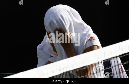 Londres, Royaume-Uni. 30th juin 2022. Belge Kirsten Flickens photographié après un deuxième match dans le tournoi féminin de singles entre Belge Flipkens (WTA190) et Roumain Halep (WTA18) lors du tournoi de tennis Grand Chelem de Wimbledon 2022 au All England tennis Club, dans le sud-ouest de Londres, en Grande-Bretagne, le jeudi 30 juin 2022. BELGA PHOTO BENOIT DOPPAGNE crédit: Belga News Agency/Alay Live News Banque D'Images