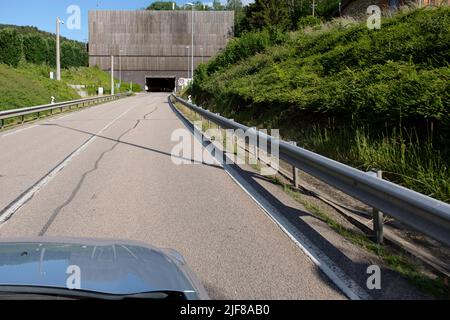 Le tunnel Maurice Lemaire ou tunnel Sainte-Marie aux mines mesure 6950 m de long et permet le passage entre l'Alsace et les Vosges | tunnel Maurice Lemaire Banque D'Images