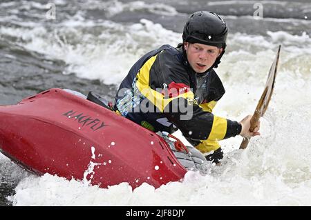 Nottingham, Royaume-Uni. 30th juin 2022. Les Championnats du monde de canoë freestyle ICF 2022. Centre national des sports nautiques, Holme Pierrepont Country Park.Philip Josef (GER) pendant la finale de canoë ouverte. Credit: Sport en images/Alamy Live News Banque D'Images