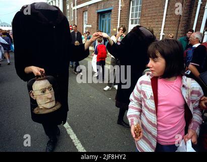 AJAXNETPHOTO. AOÛT 1998. PORTSMOUTH, ANGLETERRE. - VU AU FESTIVAL INTERNATIONAL DE LA MER DE 2ND TENU À PORTSMOUTH HISTORIQUE DOCKYARD. PHOTO:JONATHAN EASTLAND/AJAXREF:1998 75 Banque D'Images