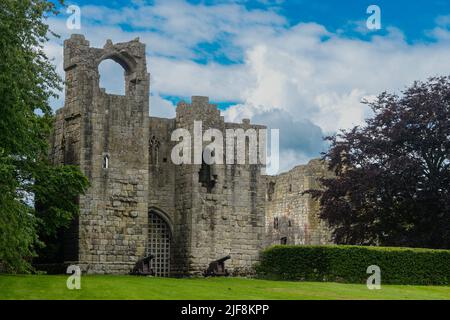 Les ruines du château d'etal dans les plus septentrionales de l'Angleterre près de la frontière écossaise, sur la rive de la rivière Till, Northumberland, Angleterre Banque D'Images