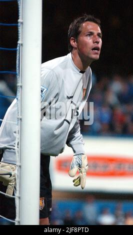 PORTSMOUTH V VILLA 23-08-05 ASTON VILLA GARDIEN THOMAS SORENSEN PIC MIKE WALKER, 2005 Banque D'Images