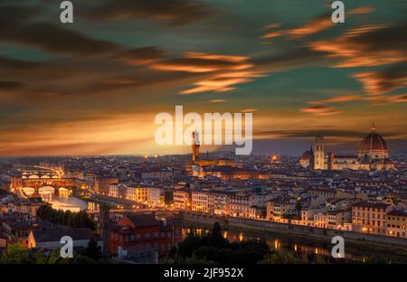 Italie Toscane Florence vue de la vieille ville, sur la photo, la cathédrale, le fleuve Arno et le Ponte Vecchio Banque D'Images