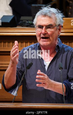 Hambourg, Allemagne. 29th juin 2022. Norbert Hackbusch (Die Linke), député, prend la parole au cours de l'heure d'actualité lors d'une session du Parlement de Hambourg à l'hôtel de ville. Credit: Christian Charisius/dpa/Alay Live News Banque D'Images