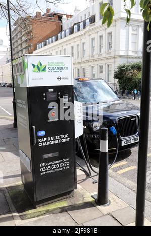 Point de chargement rapide EV à Lancaster Gate, Londres, Angleterre Banque D'Images