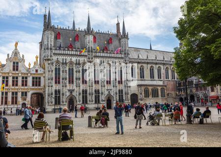 L'hôtel de ville gothique de Bruges, un bâtiment datant de 14th ans, se trouve au centre de la place Burg. Belgique. Banque D'Images
