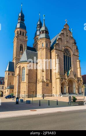 Belle vue sud-est de l'église paroissiale Saint-Joseph (Sankt-Josephs-Kirche) avec sa taille extraordinaire. C'est la deuxième plus grande église catholique... Banque D'Images