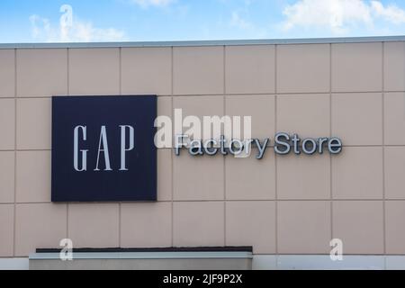 GAP Banner Factory Outlet, Chain Lake Drive, Halifax, GAP est un détaillant américain de vêtements et d'accessoires dans le monde entier. HALIFAX, CANADA - JUIN 2022 Banque D'Images