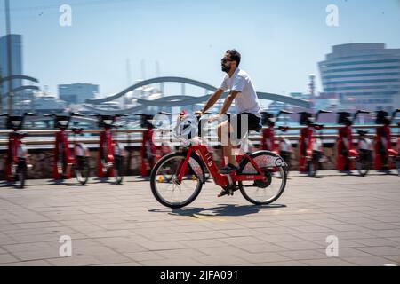 Barcelone va pour le projet de vélo électrique Zero Energy Banque D'Images