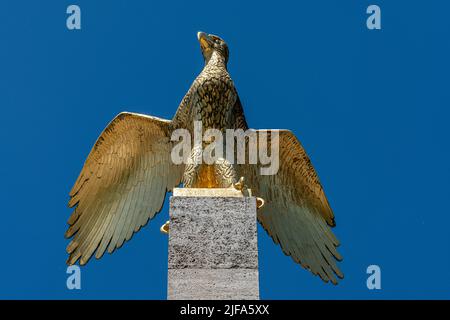 Golden Eagle en face de la Maison des sports allemands, Olympiapark Berlin Westend, Charlottenburg, Berlin, Allemagne Banque D'Images