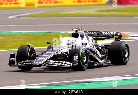 Yuki Tsunoda d'AlphaTauri en action lors de la séance d'entraînement de 1st F1 en prévision du Grand Prix britannique 2022 à Silverstone, à Towcester. Date de la photo: Vendredi 1 juillet 2022. Banque D'Images