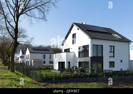 Maisons unifamiliales dans une nouvelle zone de développement, Gelsenkirchen, région de la Ruhr, Rhénanie-du-Nord-Westphalie, Allemagne Banque D'Images