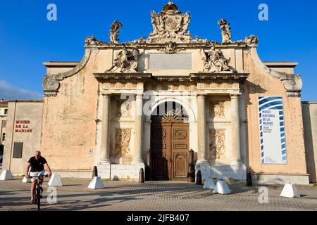 France, Var, Toulon, Musée national de la Marine (Musée national de la Marine), porte d'Arsenal construite en 1738 et déplacée pour devenir l'entrée du musée Banque D'Images