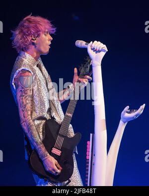 Mitrailleuse Kelly, Colson Baker sur scène, mitrailleuse Kelly : circuit de vente au Madison Square Garden, New York, NY, États-Unis 28 juin 2022. (Photo : collection Simon Lindenblatt/Everett) sur scène pour le pistolet à machine Kelly : circuit de vente grand public, Madison Square Garden, New York, NY 28 juin 2022. Photo de: Simon Lindenblatt/Everett Collection Banque D'Images