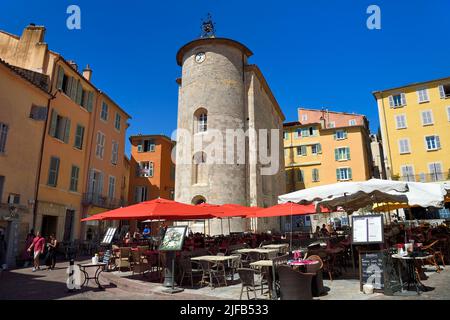 France, Var, Hyères, place Masillon, Chapelle Saint-Blaise également appelée Tour Templiers (12th siècle) Banque D'Images