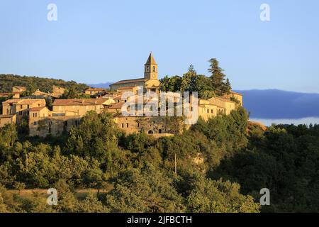 France, Drôme, parc naturel régional des Baronnies provençales, Saint Auban sur l'Ouveze, vue sur le village Banque D'Images