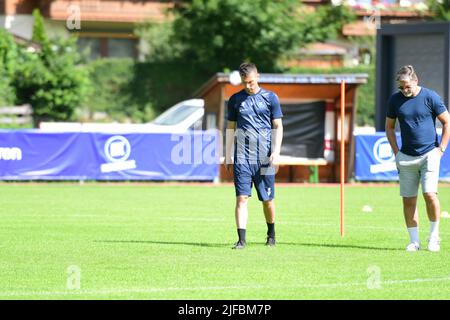 KSC-coach entraîneur Christian Eichner en trainingscamp en Autriche planification de l'équipe Aufstellung Taktik Kreuzer Sportgeschäftsfü Banque D'Images