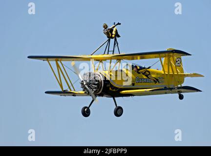 Pitts Python effectuant des promenades en aile au Sola Airshow juin 2007. Banque D'Images