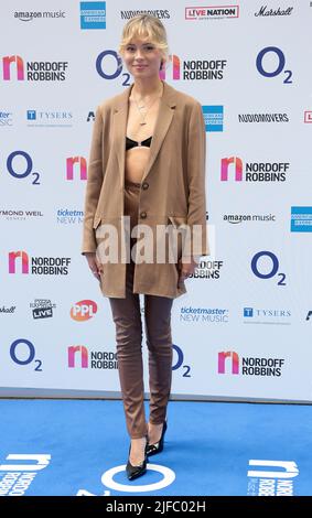 01 juillet 2022 - Londres, Angleterre, Royaume-Uni - Nina Nesbitt participant au Noroff Robbins O2 Silver Clef Awards 2022, Grosvenor House Hotel Banque D'Images