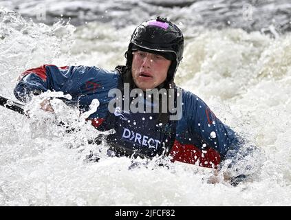 Nottingham, Royaume-Uni. 01st juillet 2022. Les Championnats du monde de canoë freestyle ICF 2022. National Water Sports Center, Holme Pierrepont Country Park.Landon Miller (Etats-Unis) pendant la finale masculine de canoë. Credit: Sport en images/Alamy Live News Banque D'Images