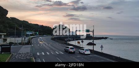 Autoroute côtière Shuinan-dong Taibu, ville de New Taipei - 28 juillet 2022 : route côtière Shuinan-dong Taibu, ville de New Taipei, Taïwan Banque D'Images