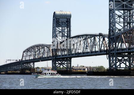 Marine Parkway–Gil Hodges Memorial Bridge, vue du côté de Brooklyn vers Queens, New York, NY, USA Banque D'Images
