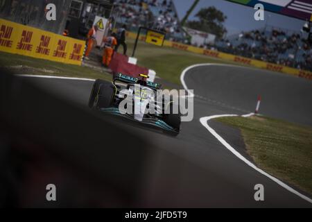 Silverstone, Royaume-Uni. 01st juillet 2022. NORTHAMPTON - Lewis Hamilton (44) avec la Mercedes W13 pendant la pratique 2 avant le Grand Prix de Grande-Bretagne F1 à Silverstone sur 1 juillet 2022 à Northampton, Angleterre. REMKO DE WAAL Credit: ANP/Alamy Live News Banque D'Images