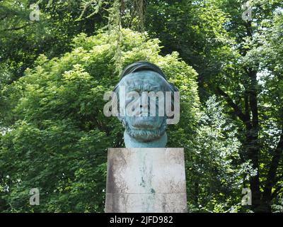 BAYREUTH, ALLEMAGNE - VERS JUIN 2022 : buste de Siegfried Wagner par le sculpteur Arno Breker vers 1986 Banque D'Images